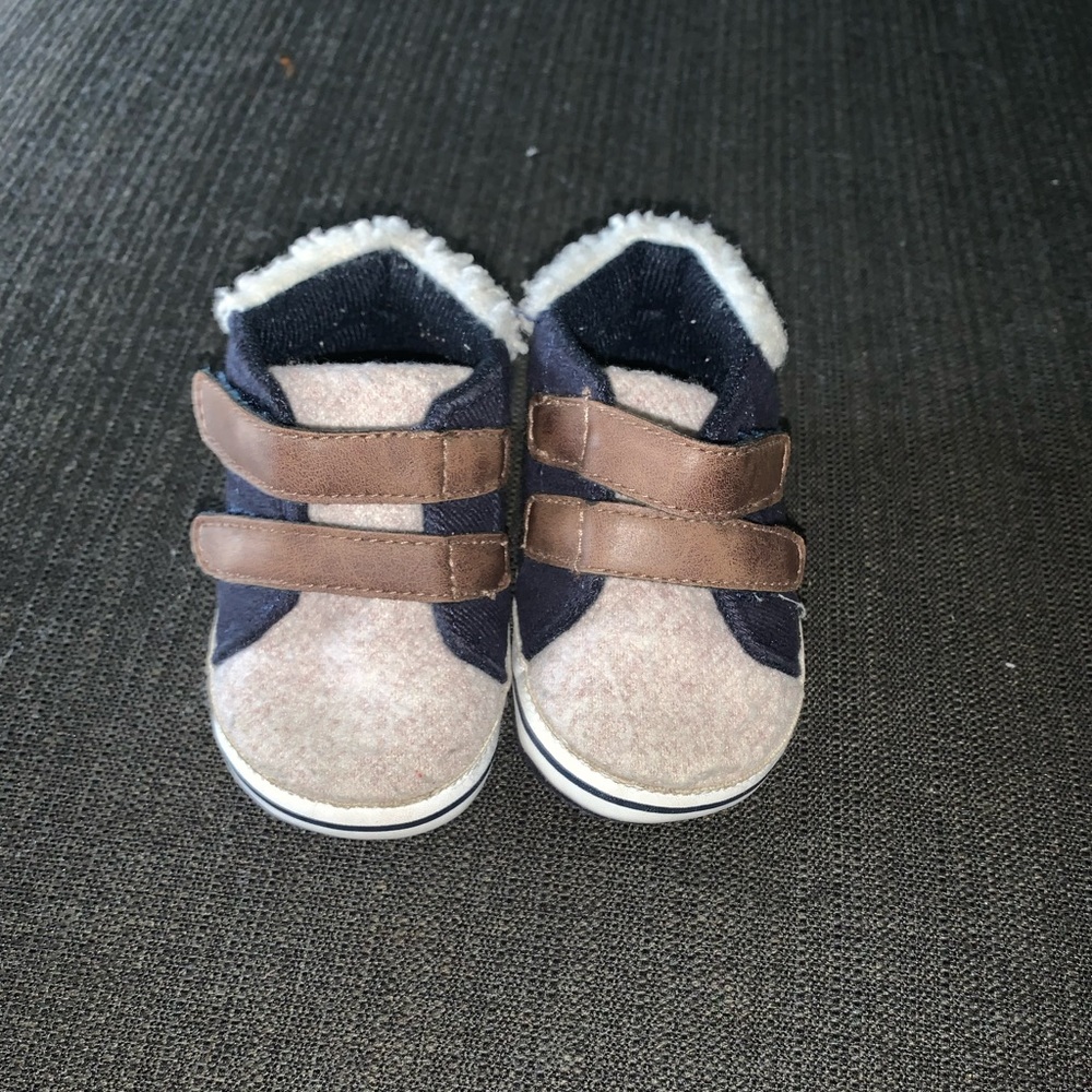 Baby shoe size 9 to 12 months color navy blue with white/ten/Brown
